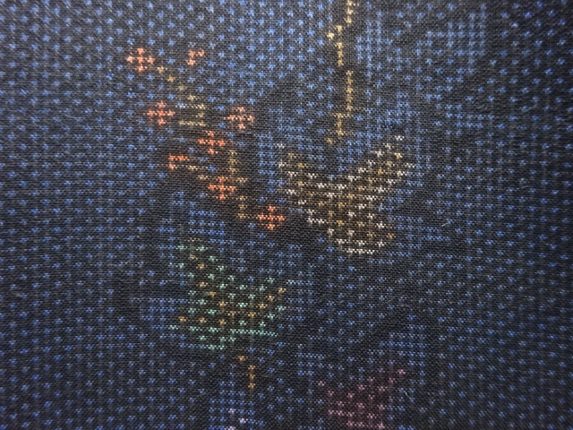  大特価品　未使用品　草花模様織り出し本場泥大島紬着物(5マルキ)